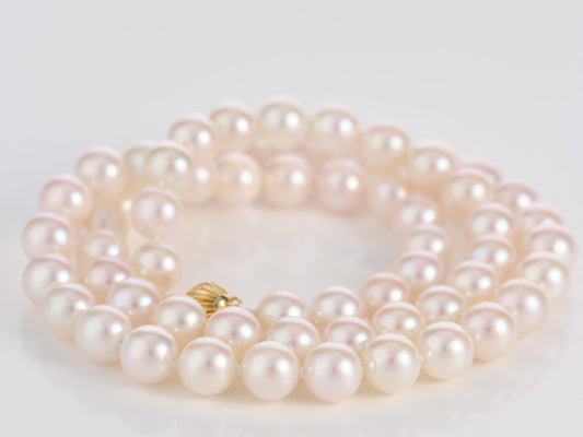 A guide to pearl gifting.