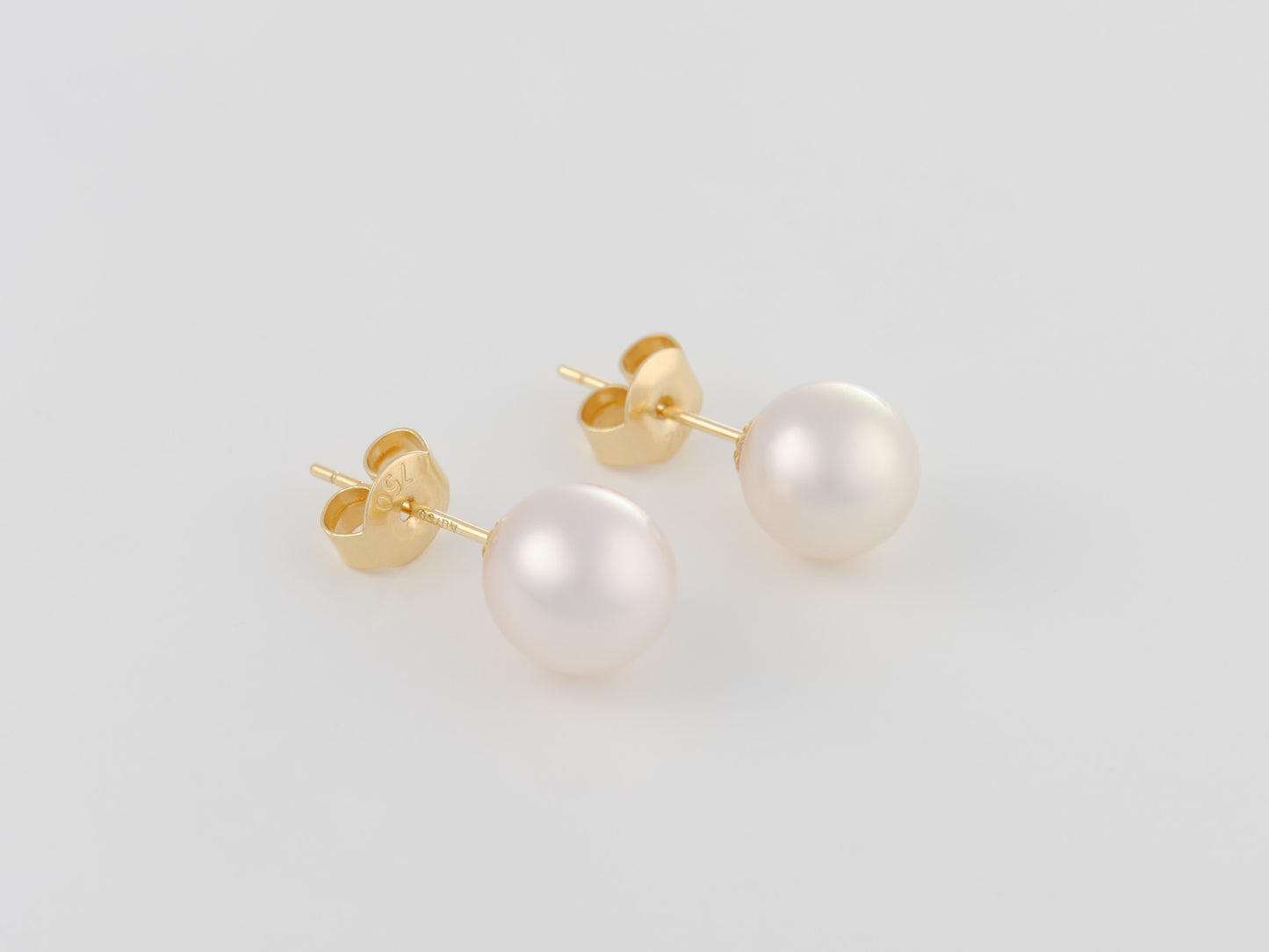 China Origin Akoya White Pearl Earrings 7.5mm